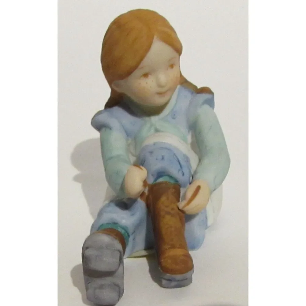 Holly Hobbie Merrily rolling along series X Figurine fine porcelain roller skate